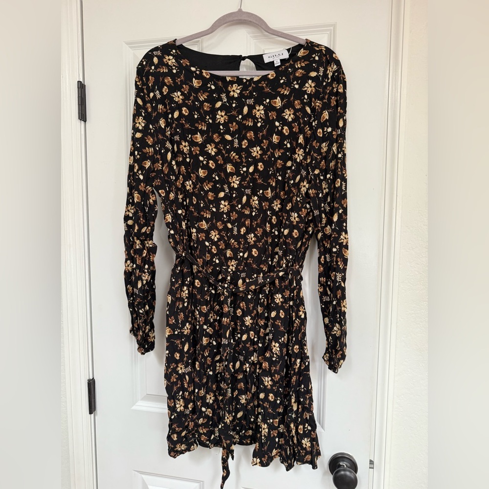 Gilli Black Pleated Long Sleeve Sundress